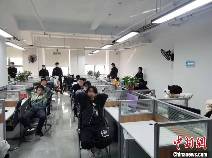 抓捕現(xiàn)場(chǎng)。　長(zhǎng)沙市公安局供圖