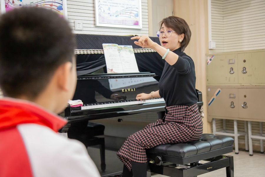 呼市四中、貝爾路小學(xué)教育集團、大學(xué)路教育集團三校音樂聯(lián)合教研活動.jpg
