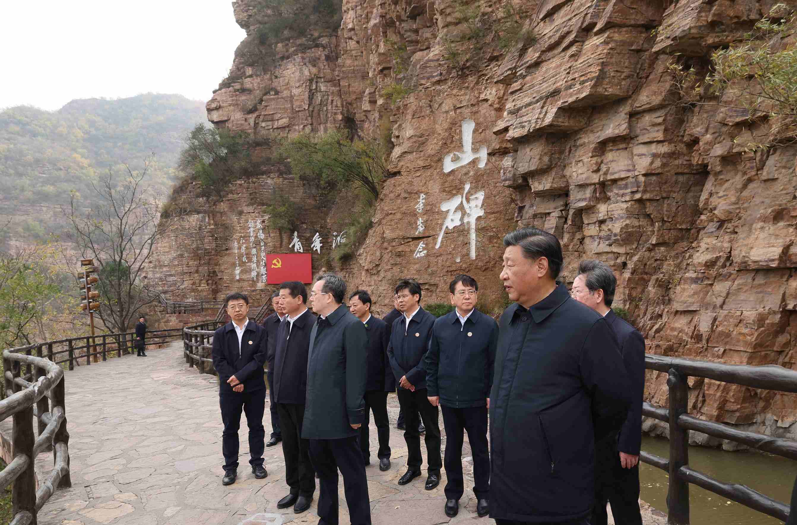 2022年10月28日，習(xí)近平總書記在河南安陽林州市紅旗渠青年洞考察。