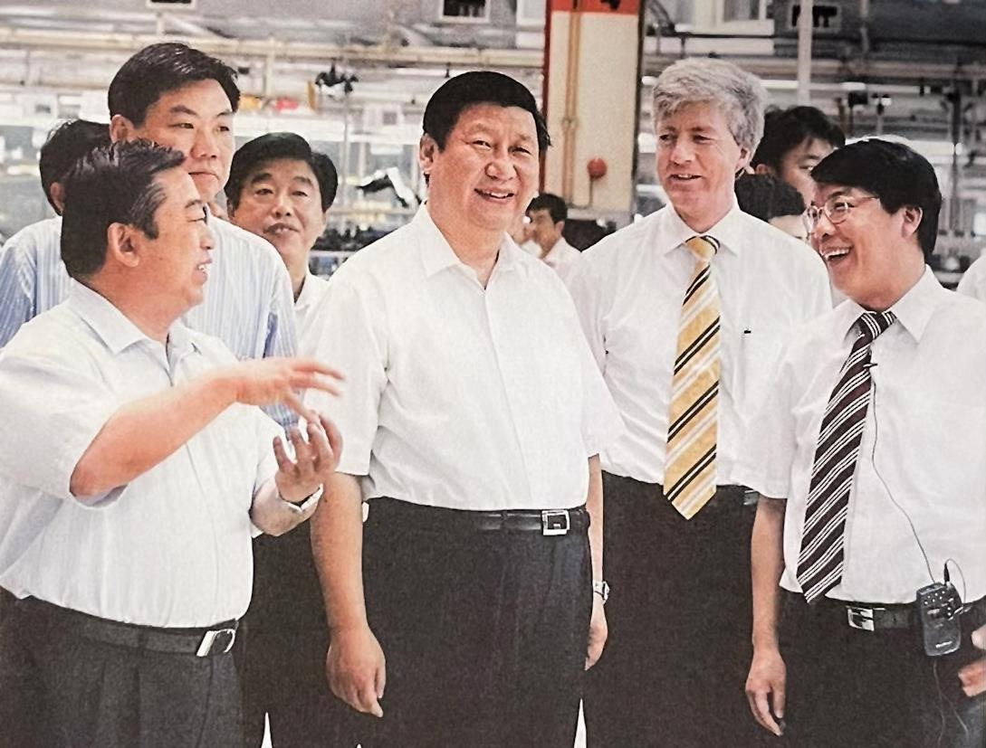 2007年7月，習近平調研上海大眾汽車有限公司。