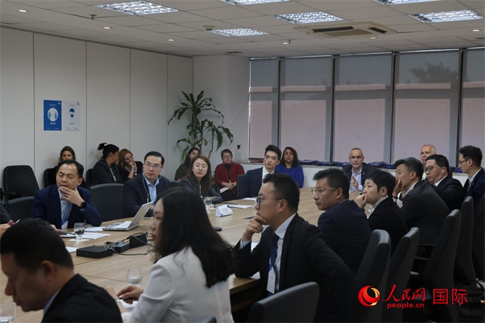 與會代表參與座談交流。（人民網(wǎng)記者 時元皓攝）