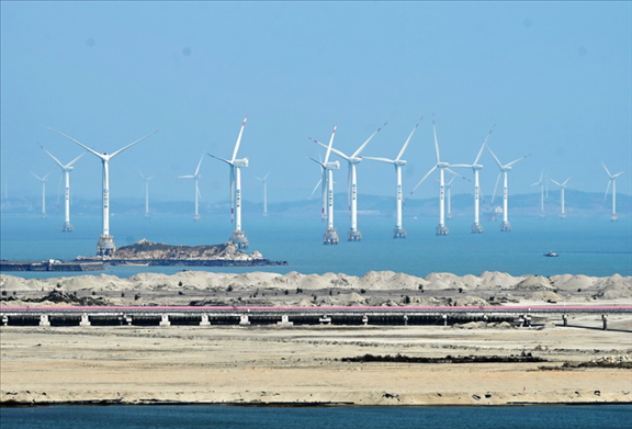 2021年3月9日，三峽福清興化灣海上風(fēng)電場(chǎng)。新華社記者 林善傳 攝
