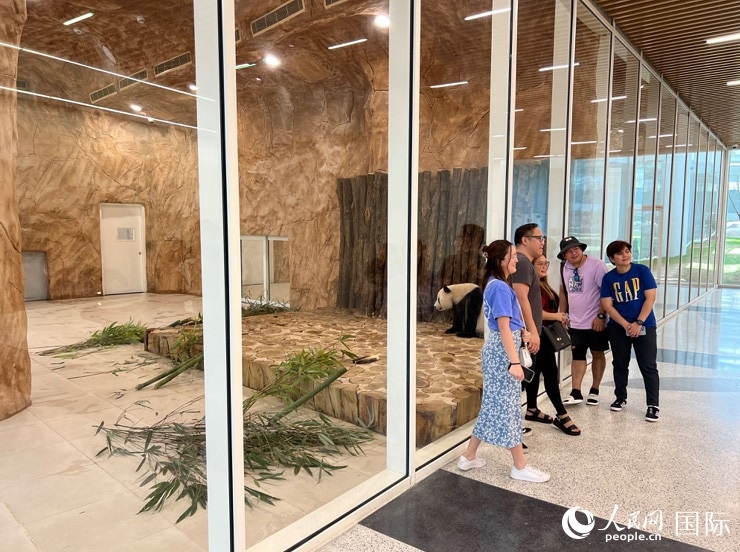 當(dāng)?shù)赜慰团c“四?！焙嫌啊Ｈ嗣窬W(wǎng)記者 張志文攝