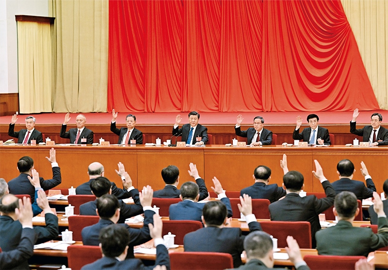 中國(guó)共產(chǎn)黨第二十屆中央委員會(huì)第二次全體會(huì)議，于2023年2月26日至28日在北京舉行。這是習(xí)近平、李強(qiáng)、趙樂(lè)際、王滬寧、蔡奇、丁薛祥、李希等在主席臺(tái)上。 新華社記者 謝環(huán)馳/攝