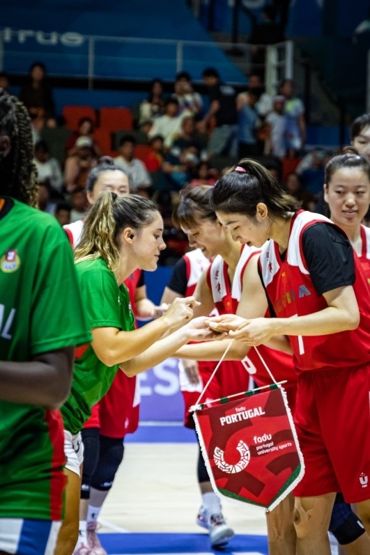 28日，成都大運會女籃項目葡萄牙隊對戰(zhàn)中國隊。 受訪者供圖