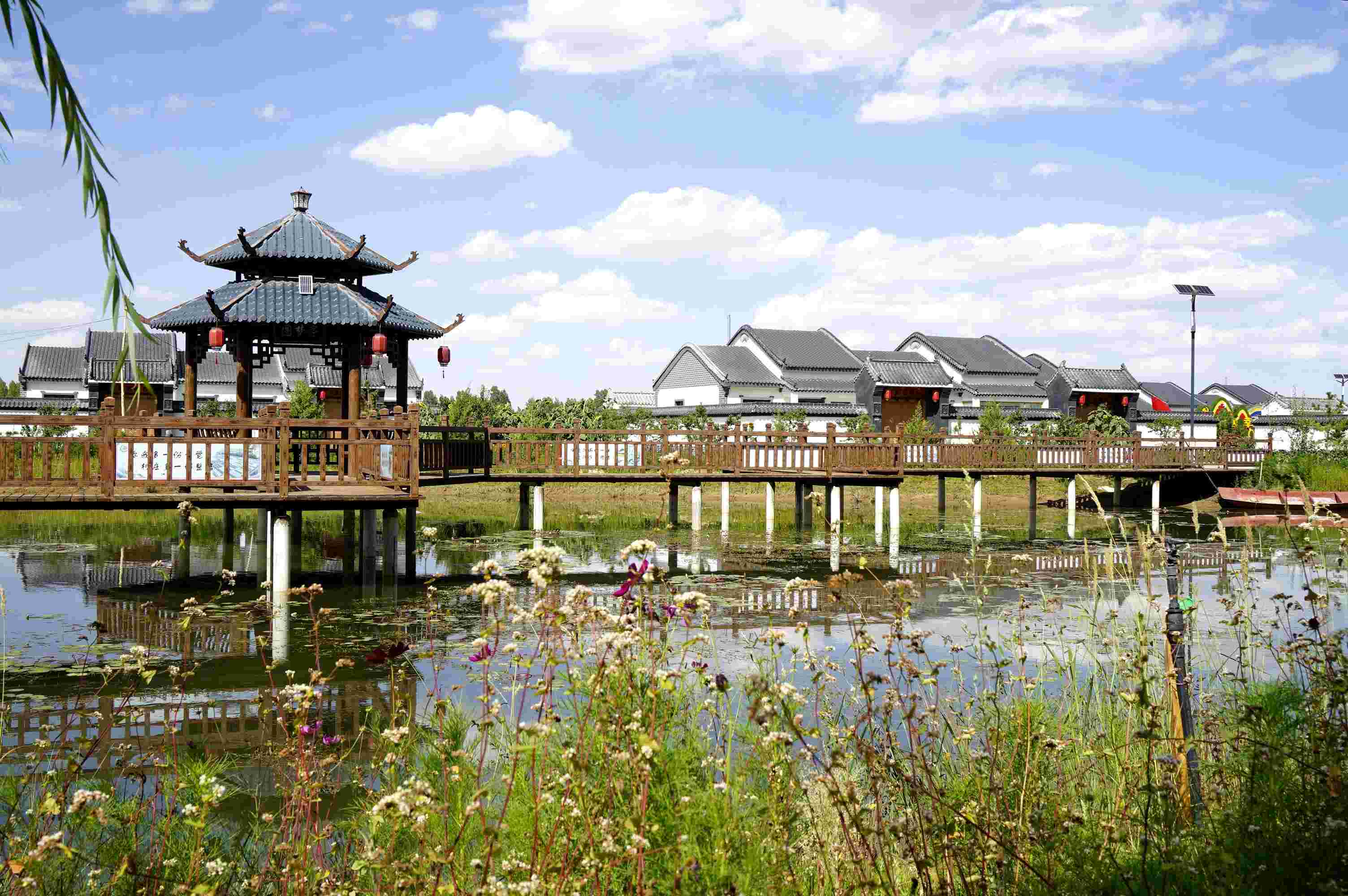 黃家堡村，筑夢新居。張文博攝