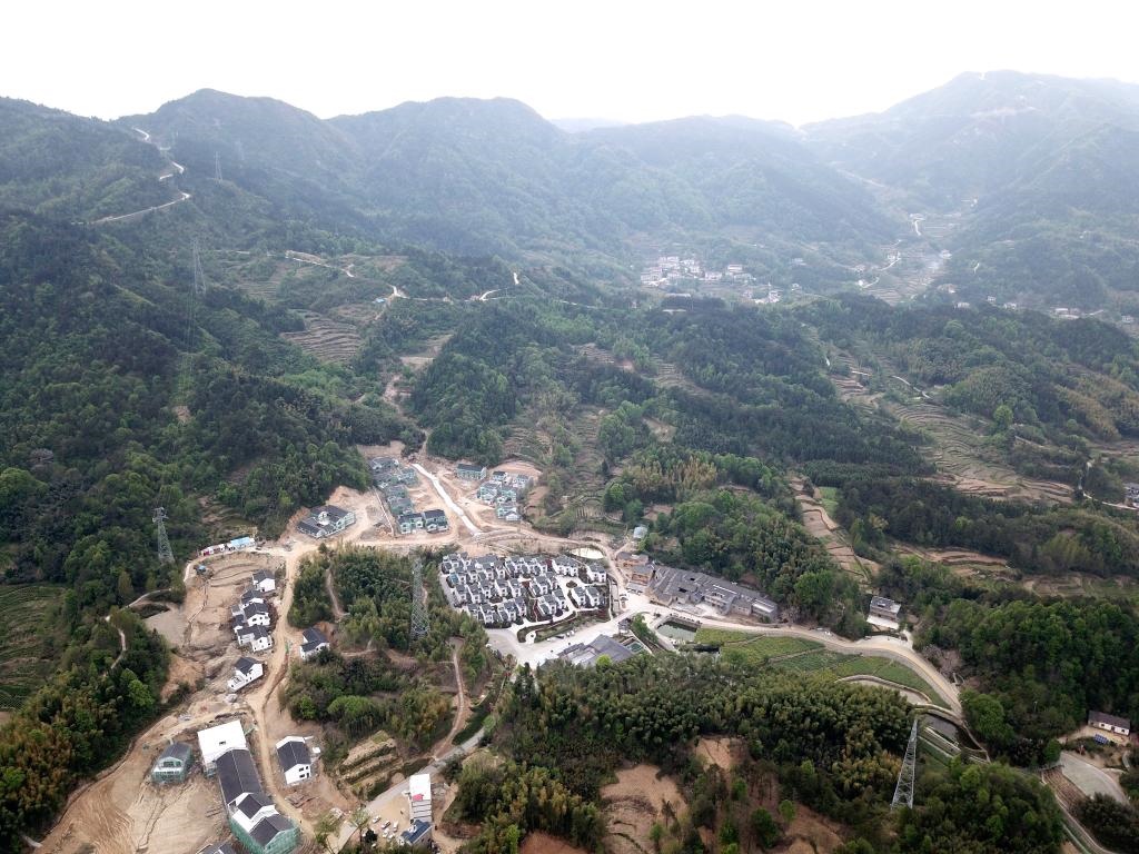 這是2020年4月16日拍攝的金寨縣大灣村村民新居（無人機照片）。新華社記者劉軍喜攝