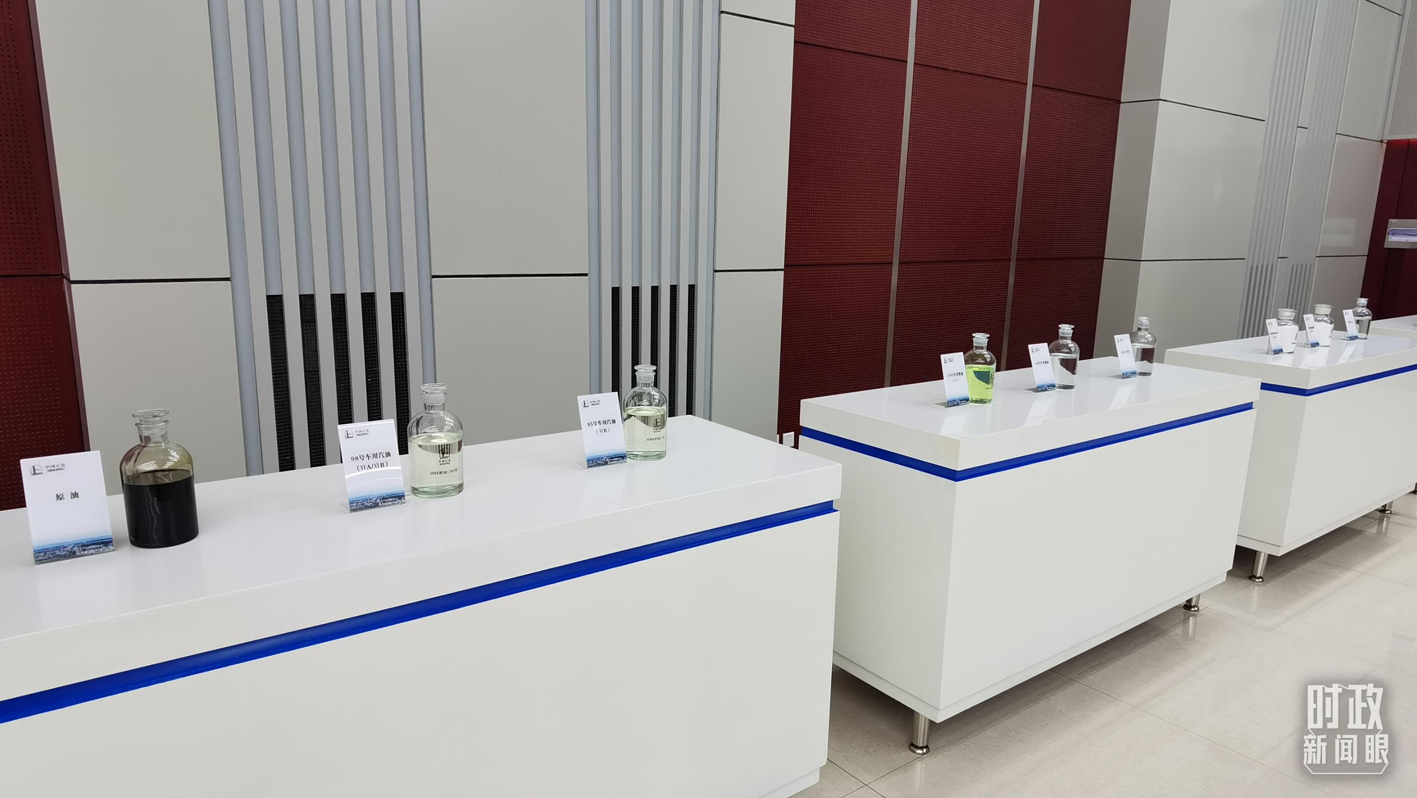 △中國石化九江分公司生產的產品展示。（總臺央視記者郭鴻拍攝）