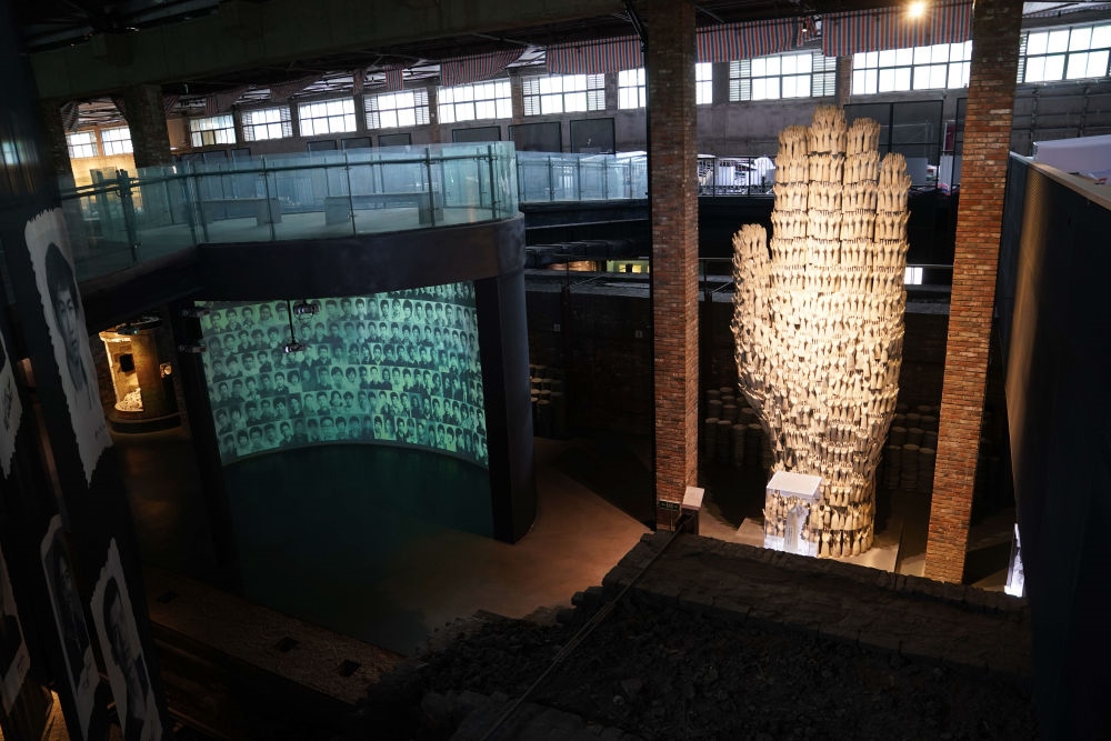 ↑這是景德鎮(zhèn)陶瓷工業(yè)遺產(chǎn)博物館內景（2023年5月16日攝）。