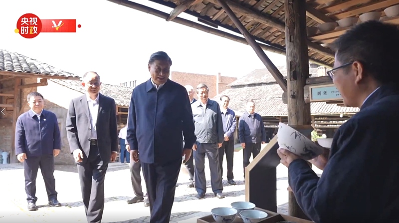 2023年10月11日，習(xí)近平在江西景德鎮(zhèn)考察。（視頻截圖）