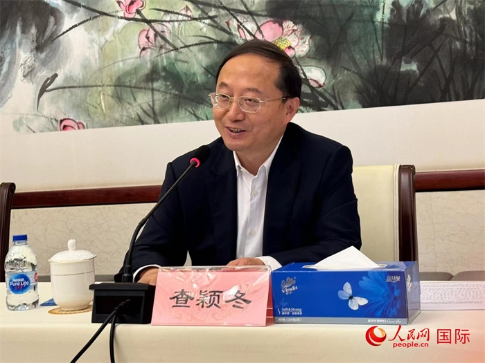 10月31日，蘇州市人民政府副市長查穎冬在第五屆中法文化論壇媒體吹風會上講話。（人民網(wǎng) 謝瑩攝）