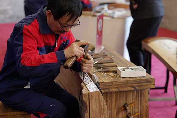 蘭考古箏制作展示。中央音樂學院供圖
