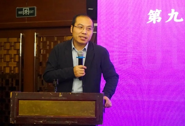 清華大學社會科學學院副院長、政治學系長聘教授孟天廣在研討會上總結發(fā)言。主辦方供圖