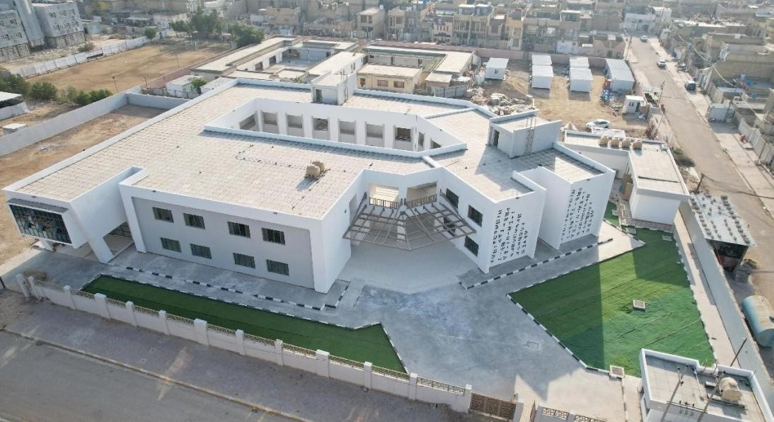 中國(guó)電建承建了679所伊拉克示范學(xué)校。圖為已經(jīng)竣工的伊拉克瓦西特省第20號(hào)學(xué)校。趙沖攝 中國(guó)電建供圖