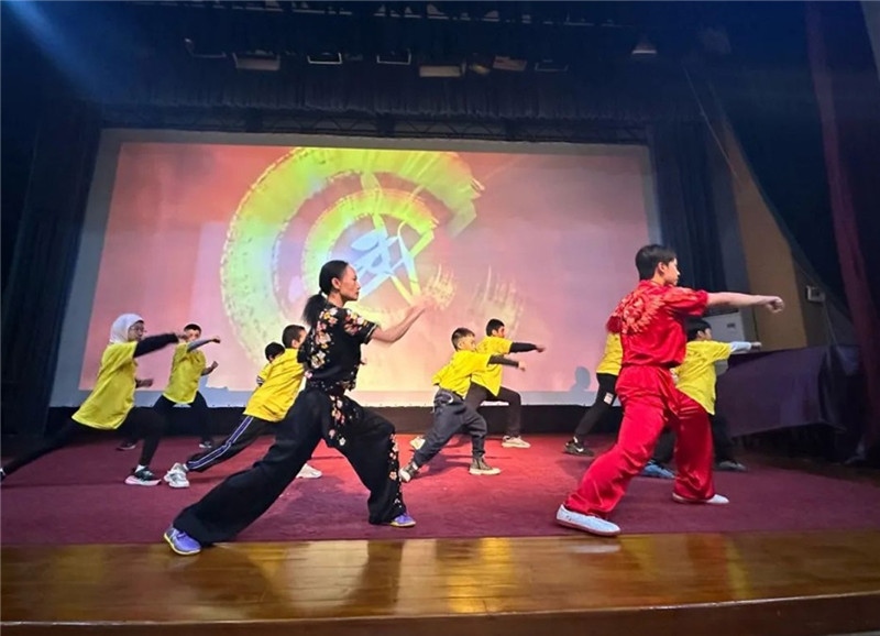 圖為2023“中華文化大樂園—埃及開羅營”閉幕式活動現(xiàn)場。主辦方供圖