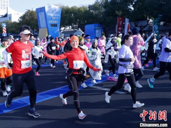 2023杭州馬拉松現(xiàn)場。肖健 攝