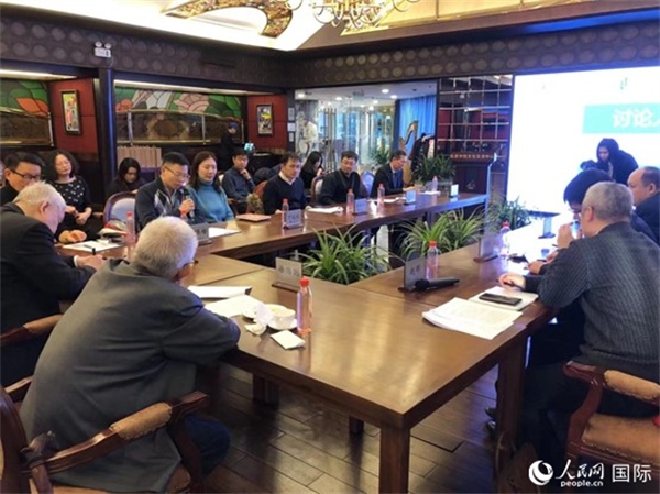 與會(huì)專家學(xué)者就拉美局勢和中拉關(guān)系展開討論。人民網(wǎng)記者 趙健攝