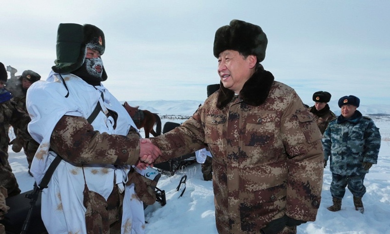 2014年1月26日，習(xí)近平總書記春節(jié)前夕冒嚴寒踏冰雪慰問邊防官兵。