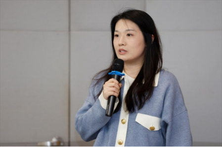 人民在線產(chǎn)品研發(fā)部主任、人民版權(quán)負責(zé)人劉曉曈發(fā)言