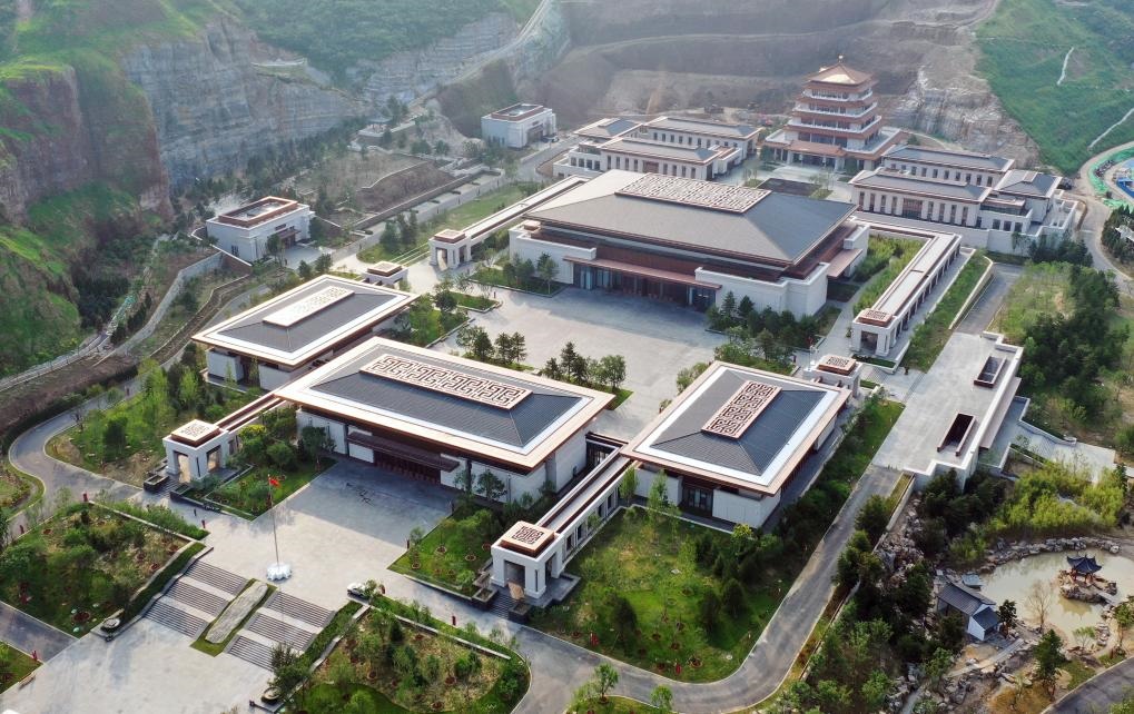 這是2022年7月30日拍攝的中國國家版本館中央總館（無人機(jī)照片）。新華社記者 李賀 攝