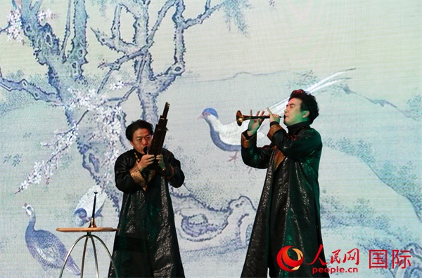 嗩吶表演《百鳥朝鳳》。人民網(wǎng) 許可攝
