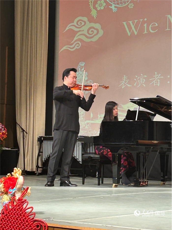 小提琴獨(dú)奏《Wie Melodien zieht es mir》《新春樂》，表演者：寧峰、韓卉菁（鋼琴伴奏）