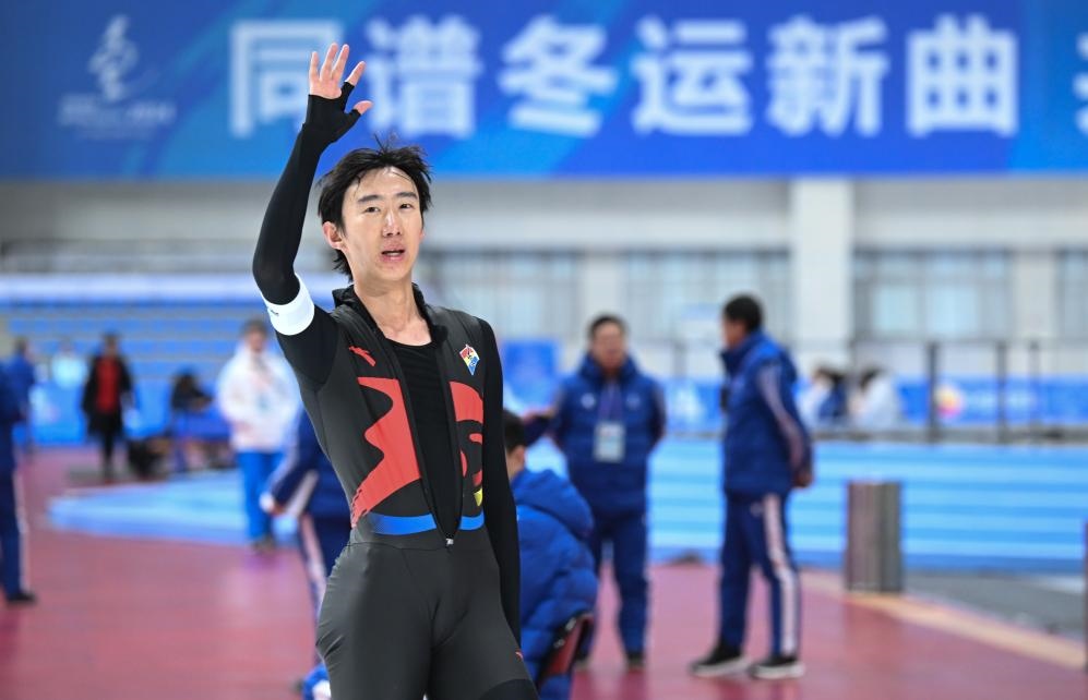 遼寧隊選手吳宇在第十四屆全國冬季運動會速度滑冰男子10000米A組決賽中奪冠，并打破由他本人保持的全國紀(jì)錄（2024年1月14日攝）。新華社記者 連振 攝