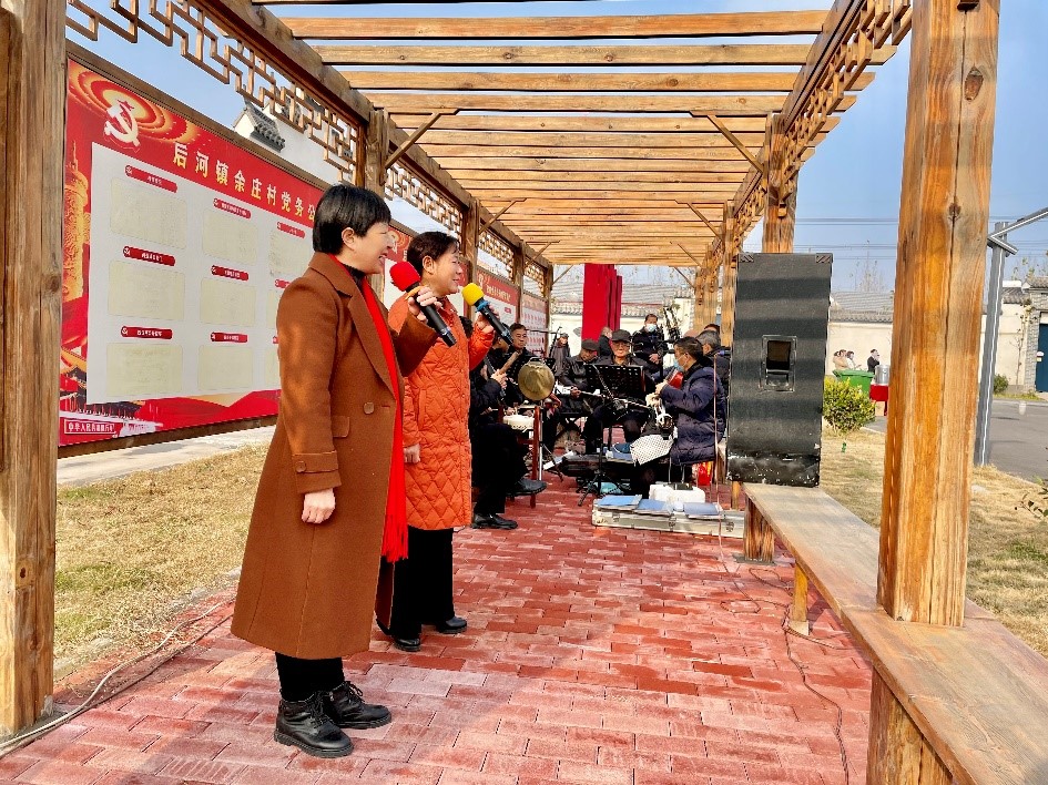 河南安陽內黃縣余莊村村民們正排練元宵節(jié)晚會節(jié)目。受訪者供圖