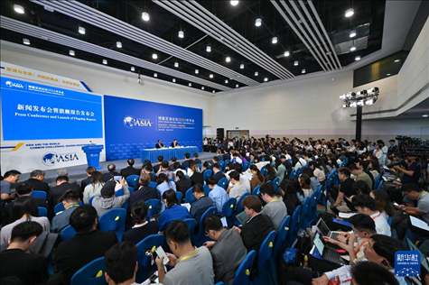 這是3月26日拍攝的博鰲亞洲論壇2024年年會新聞發(fā)布會現(xiàn)場。新華社記者 郭程 攝