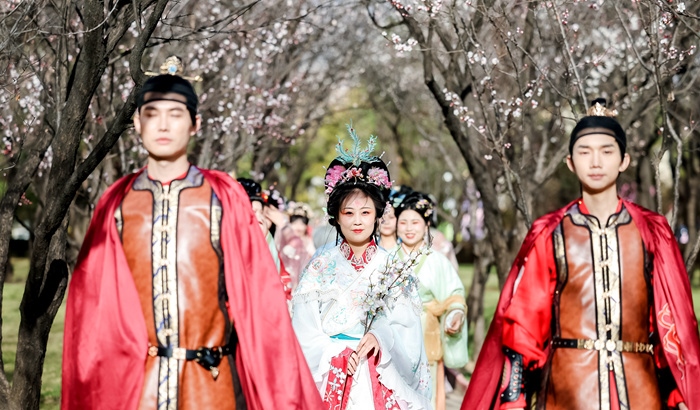 第七屆杏花節(jié)上的漢服巡游。受訪方供圖