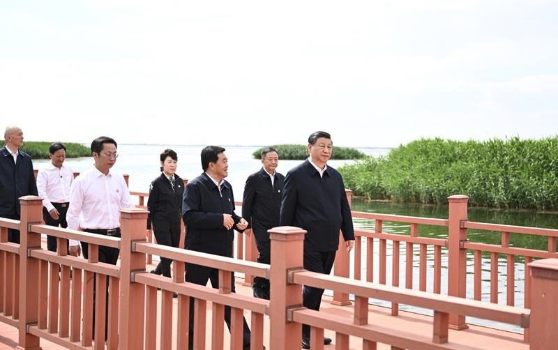 △2023年6月5日，習(xí)近平總書記在烏梁素?？疾?。