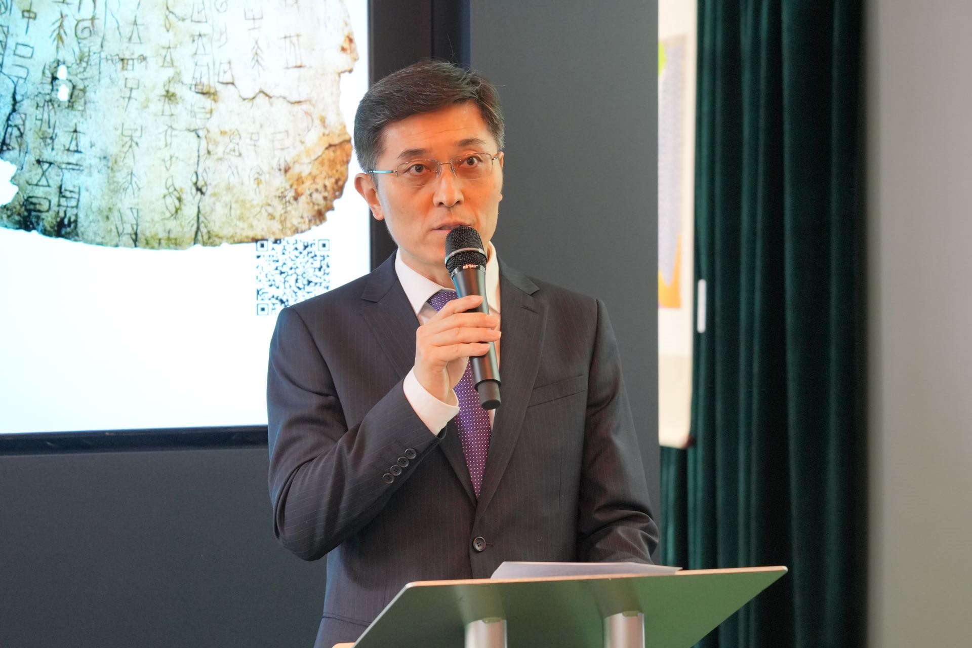 中國駐英國使館公使楊曉光致辭。主辦方供圖