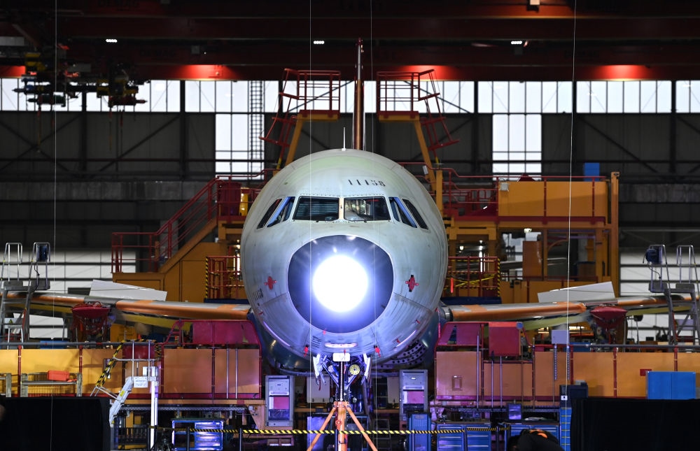 2022年11月9日，在空客天津總裝線，其首架空客A321飛機上線開始總裝。新華社記者 趙子碩 攝