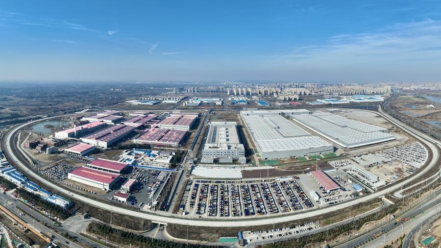 安徽省肥西縣在建的新能源汽車(chē)產(chǎn)業(yè)園（2024年1月24日攝，無(wú)人機(jī)照片）。新華社發(fā)（陳家樂(lè) 攝）