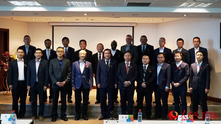 與會嘉賓合影。人民網 劉暢攝