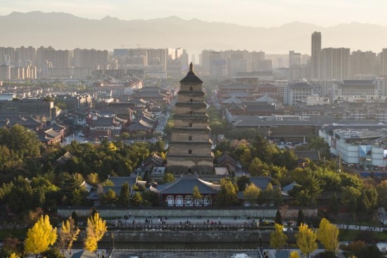 西安大雁塔景色（2023年11月17日攝，無(wú)人機(jī)照片）。新華社記者 邵瑞 攝