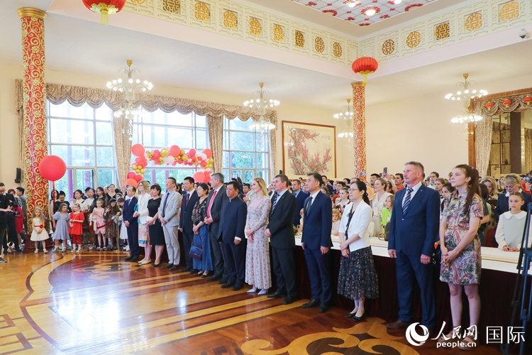 中國駐俄羅斯使館“六·一”兒童節(jié)大型招待會活動現(xiàn)場。人民網(wǎng)記者 隋鑫攝