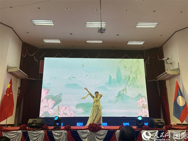 圖片：老撾選手參加第二十三屆漢語橋世界大學(xué)生中文比賽老撾賽區(qū)決賽。孫廣勇攝