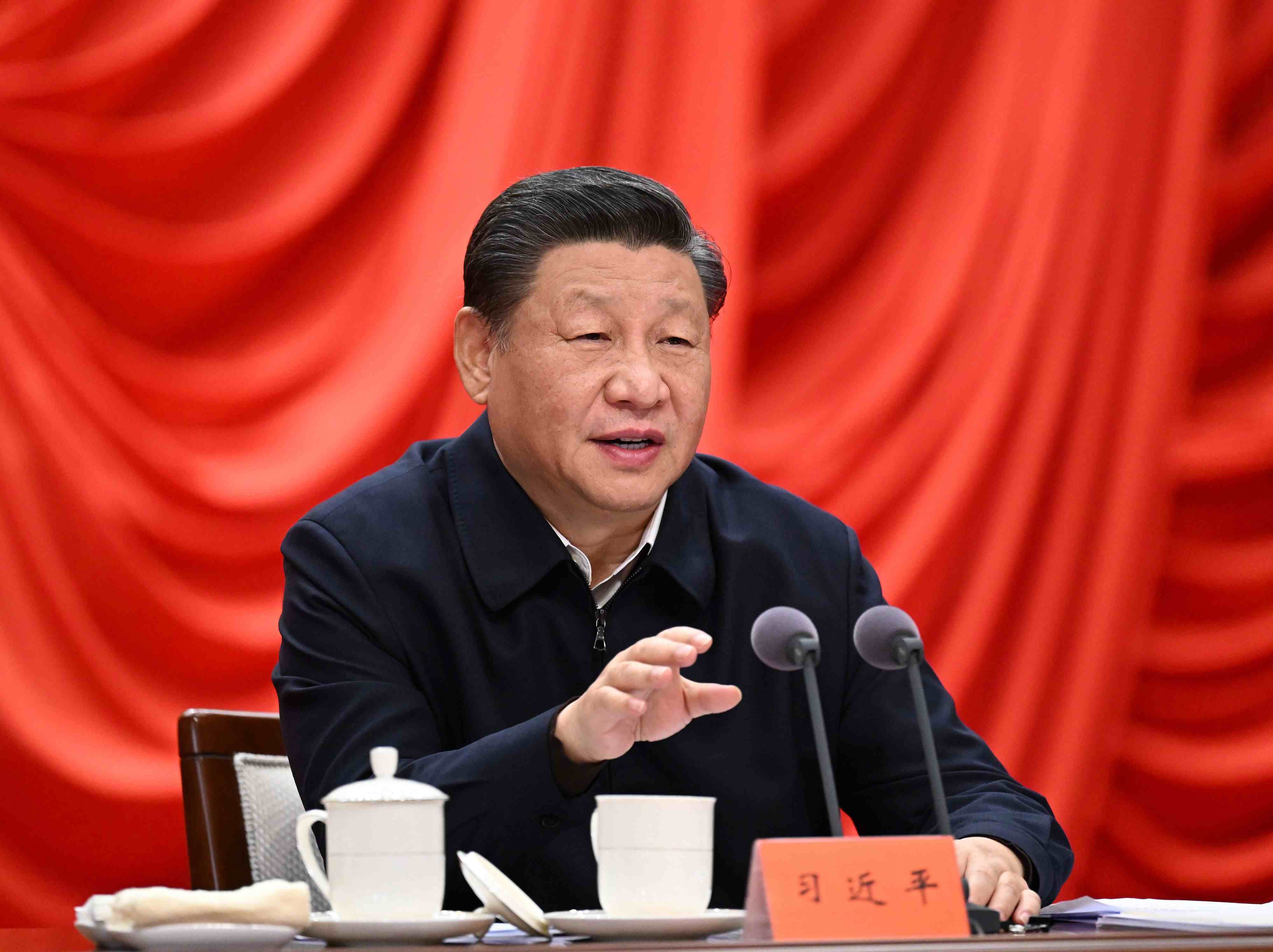△ 2022年1月11日，習(xí)近平總書記在省部級(jí)主要領(lǐng)導(dǎo)干部學(xué)習(xí)貫徹黨的十九屆六中全會(huì)精神專題研討班開班式上發(fā)表重要講話，強(qiáng)調(diào)全黨同志都要明大德、守公德、嚴(yán)私德。
