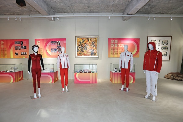 “揚(yáng)帆起航 為巴黎喝彩”中國(guó)體育文化展展廳。 主辦方供圖