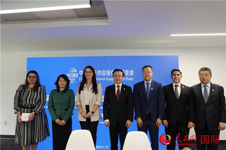 嘉賓合影。人民網(wǎng) 埃內(nèi)斯托·多明戈斯攝