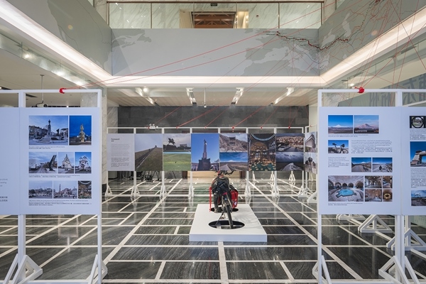“東游記”展覽。校方供圖