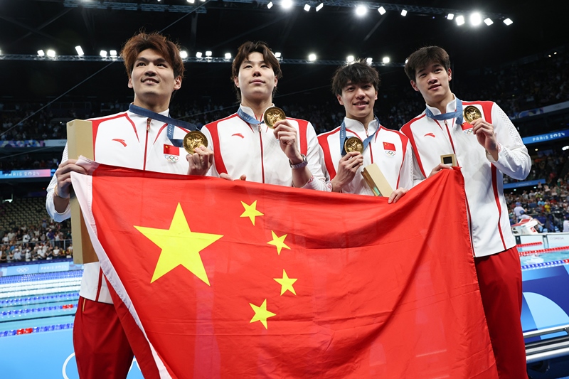當(dāng)?shù)貢r間2024年8月4日，巴黎奧運會游泳項目男子4×100米混合泳接力決賽，中國隊奪金。