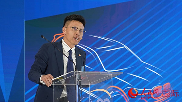 延鋒彼歐南非公司總經(jīng)理張鑫致辭。人民網(wǎng) 張茜攝