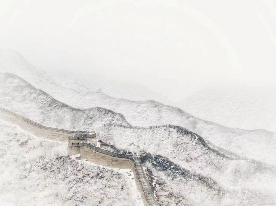 朱銳拍攝的長(zhǎng)城雪景。（受訪者供圖）