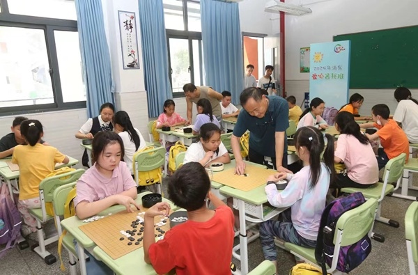 暑托班圍棋課。