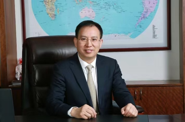 交通銀行黨委委員、副行長周萬阜接受人民網(wǎng)記者采訪。受訪者供圖