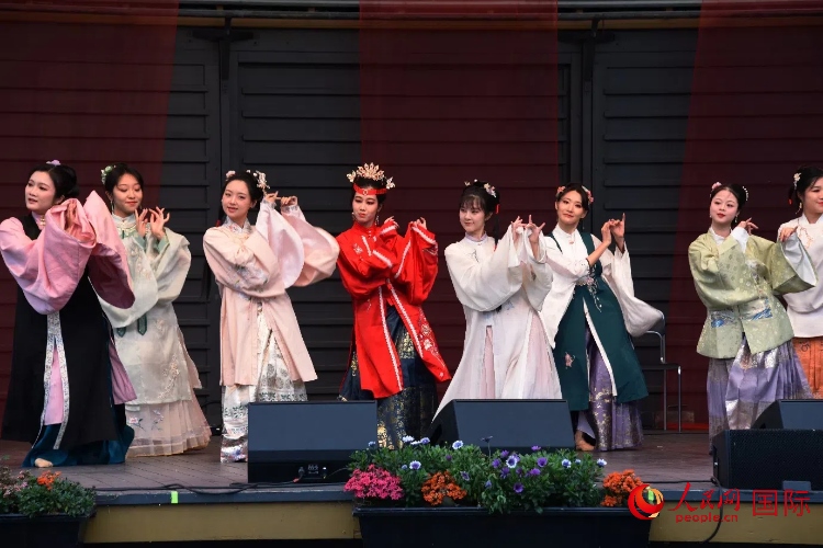 中國(guó)舞《紅樓夢(mèng)》。人民網(wǎng)記者 殷淼攝
