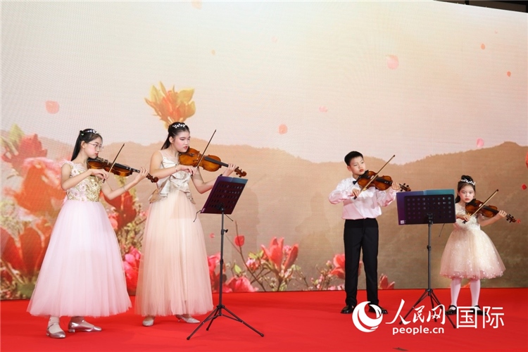 中國青少年樂器表演。人民網(wǎng)記者任皓宇攝