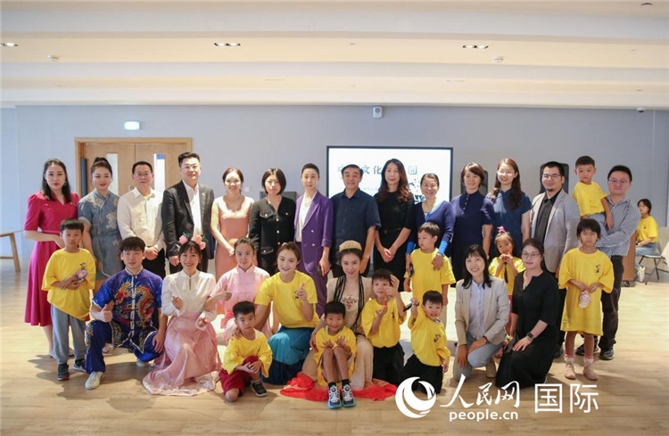 開(kāi)營(yíng)儀式部分嘉賓合影。人民網(wǎng)中東中心分社塔里克·易卜拉欣攝